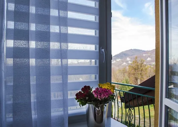 Perlowy Z Balkonem- Dream 우스트론